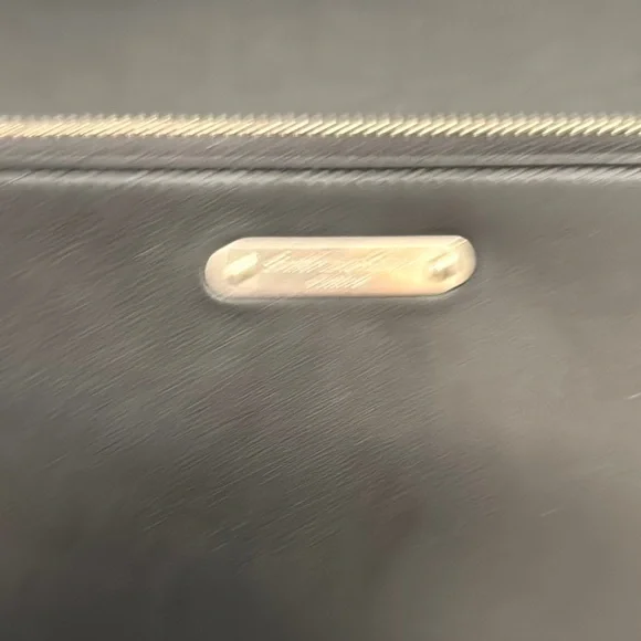 Saint Laurent Sleek Black envelope clutch - Picture 2 of 16